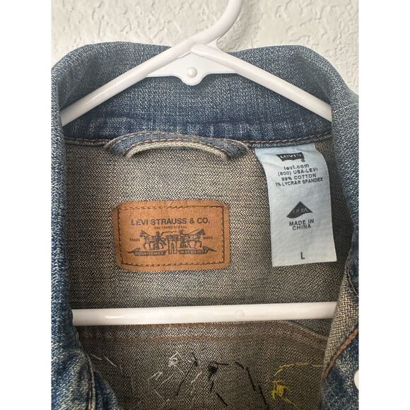 Levi Strauss & Co Denim Jean Jacket Customized Patchwork on Back Size Large - Picture 5 of 6